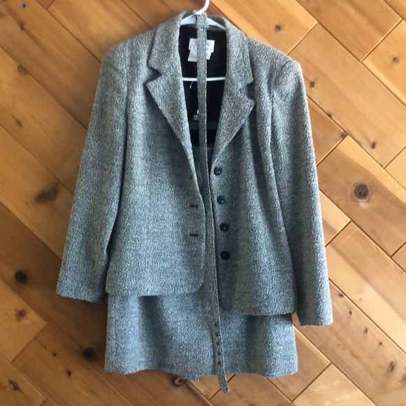 Talbots suit - Picture 2 of 8